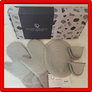 EUNA Silicone Oven Mitts Heat Resistant Oven Mitts and Pot Holders Sets